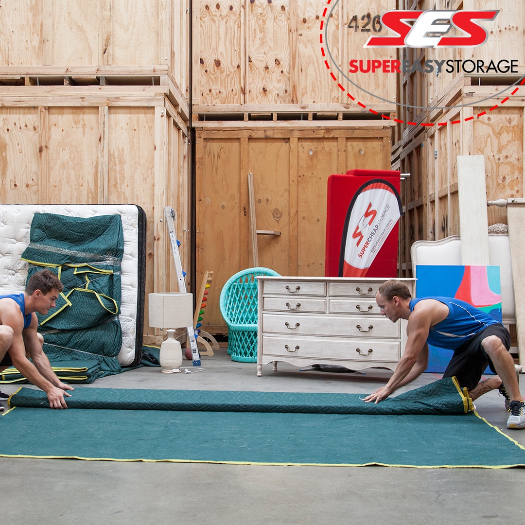 boys wrapping_redlogo